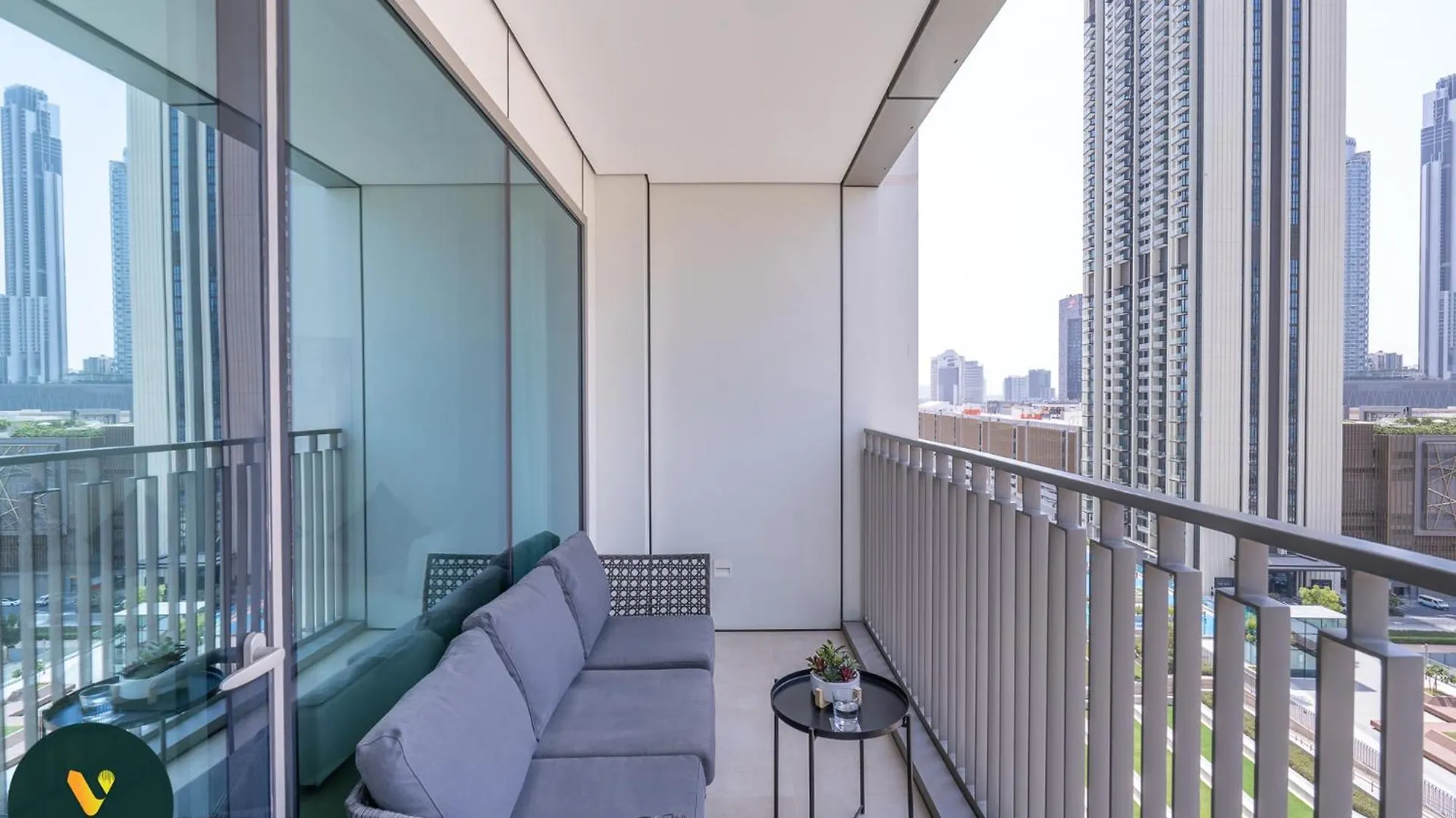 Downtown Views II - Vogue Two Bedroom Apartment With 2 Balconies And Full Burj Khalifa, Opposite Dubai Mall Skybridge